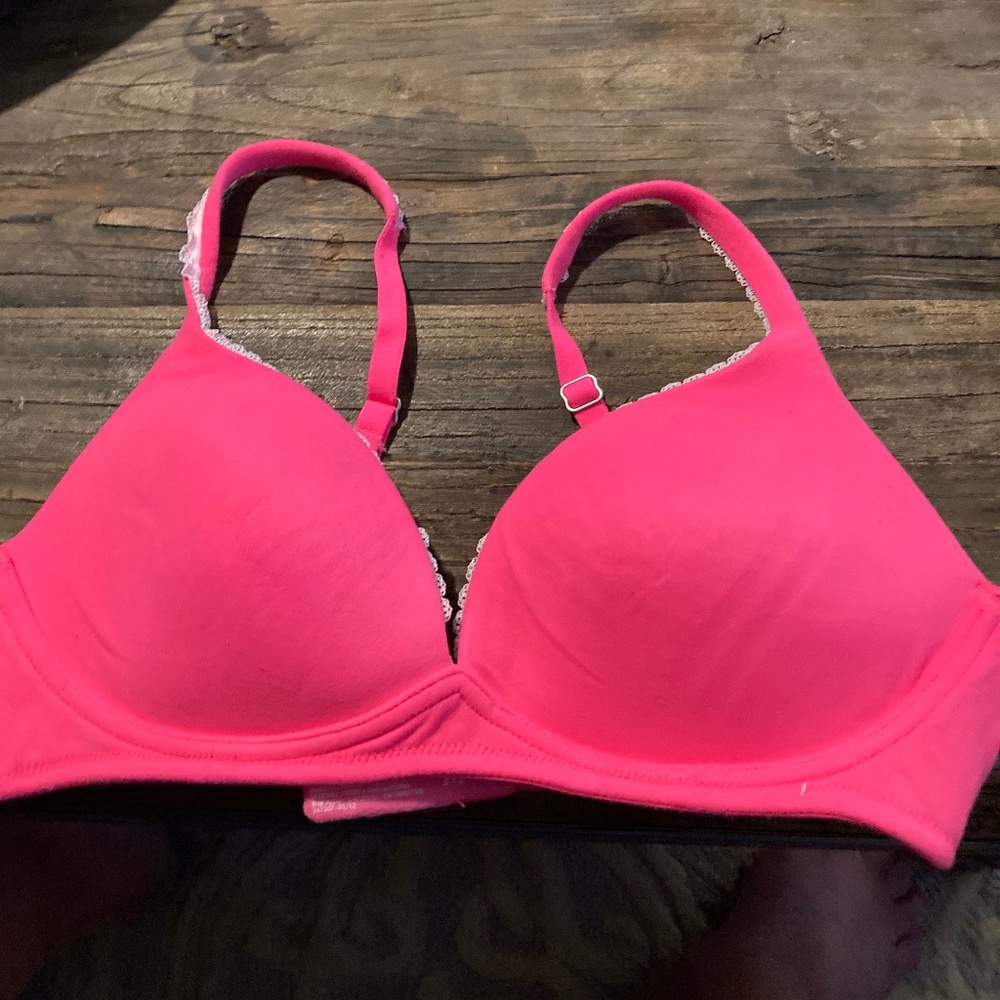 Victoria’s Secret tagless 34A fluorescent pink bra no wire